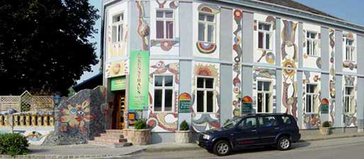 Kunsthaus – Artschool for children in Unterolbernsdorf. Decorated by Inna Tumarkin.